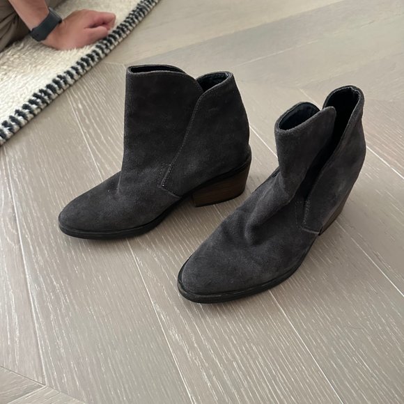 Dolce Vita grey suede boots, size 7.5 - Picture 3 of 6